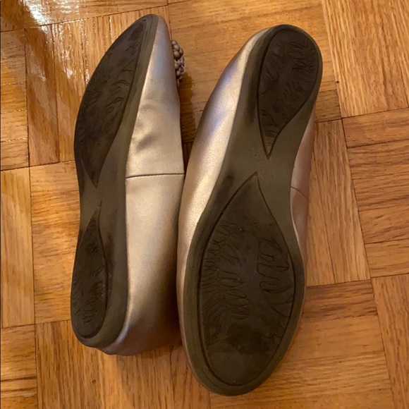 Gold Kenneth Cole Reaction flats - Picture 4 of 4